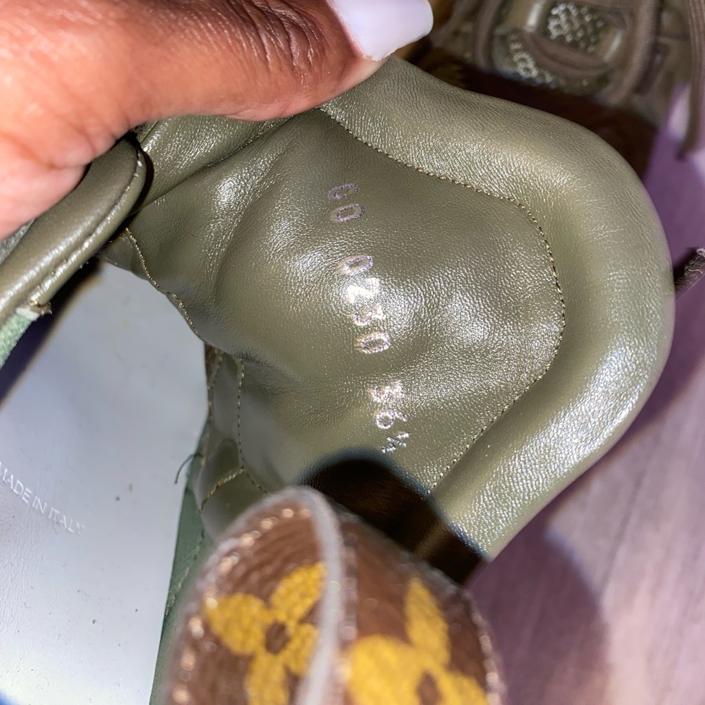LV Archlight Sneaker - Picture 4 of 5